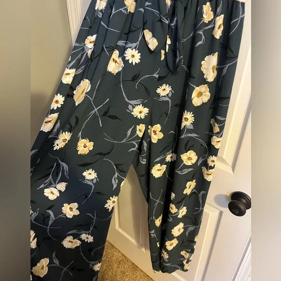 Floral jumpsuit - Picture 3 of 5